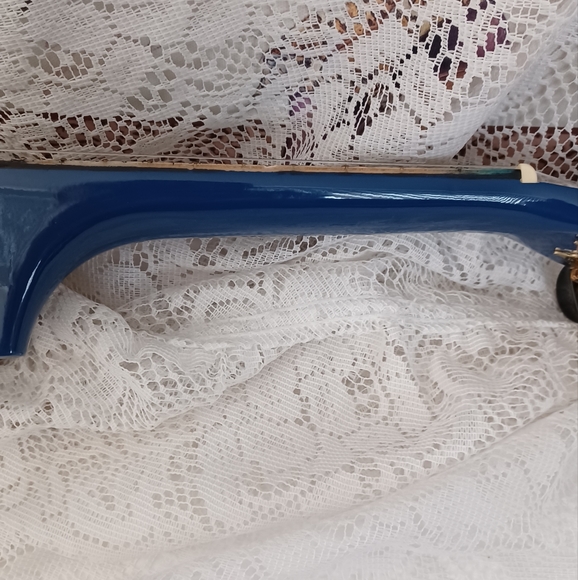 MAHALO UKULELE NO. U-30BU BLUE WITH MATCHING BLUE CARRYING BAG - Picture 5 of 15